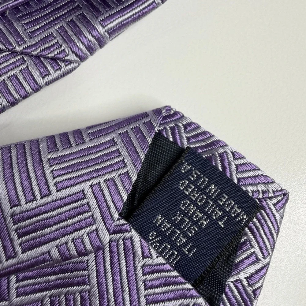 NWOT Paul‎ Fredrick Mens Silk Necktie Purple 3 3/4